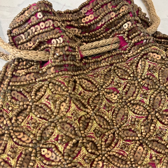 Zari-Zardosi Handcrafted Batua Style Beaded Bag - Picture 4 of 7